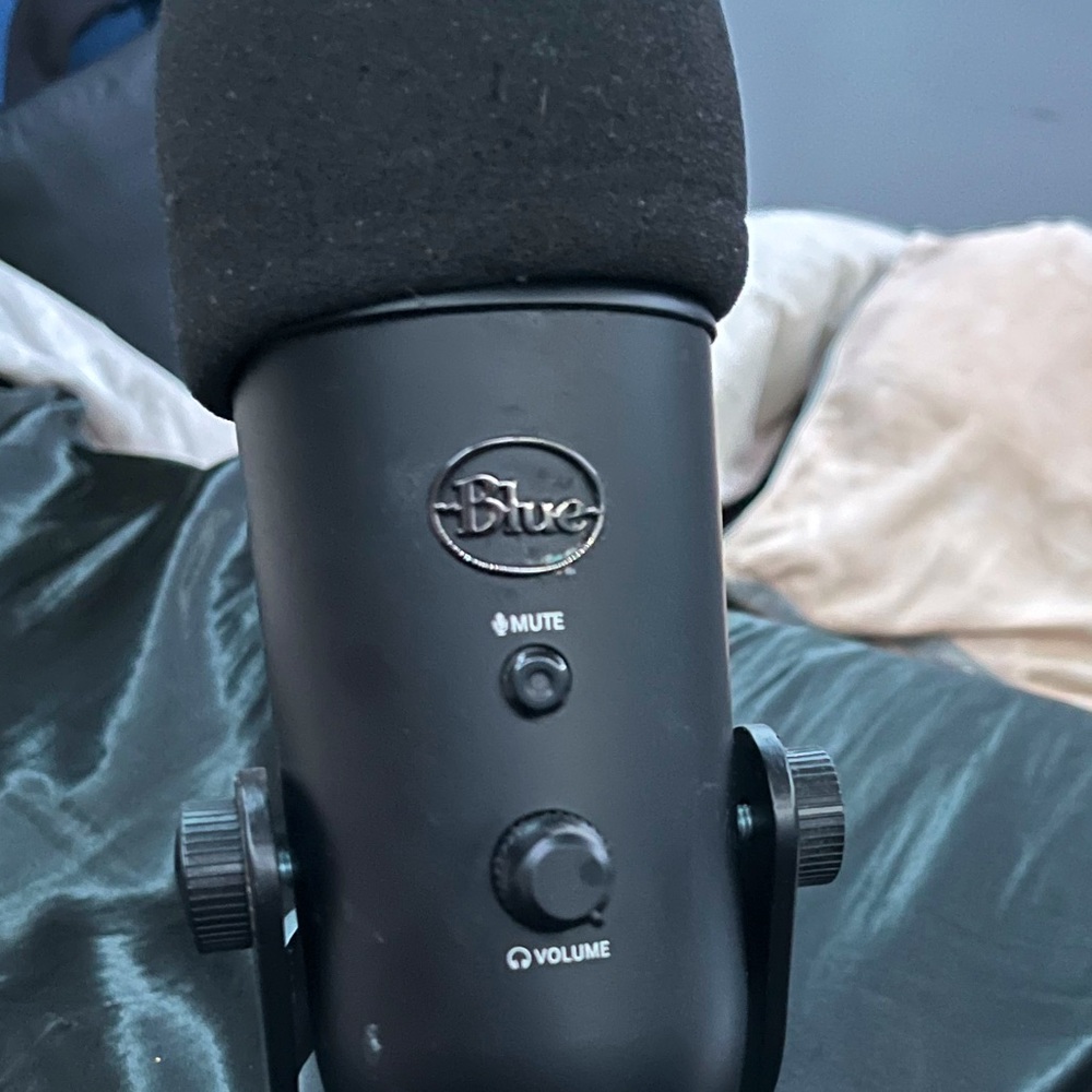 Logitech Blue Yeti Microphone w/ Pop Filter
